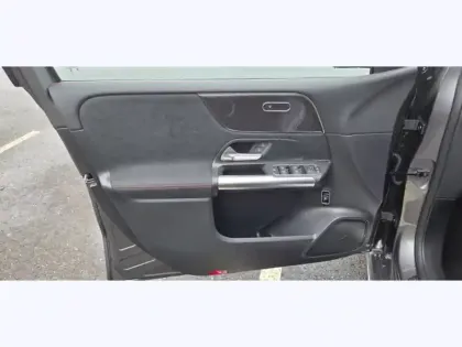 Photo 14 Mercedes Classe B 180 d AMG Line