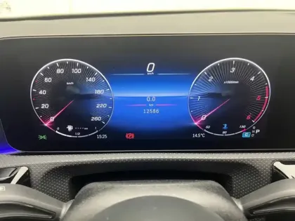 Photo 18 Mercedes Classe A 200 d AMG Line