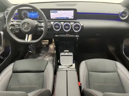 Photo 10 Mercedes Classe A 200 d AMG Line