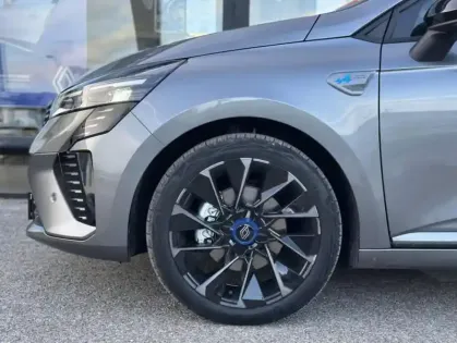 Photo 29 Renault Clio V Esprit Alpine E-Tech full hyb 145 -25b