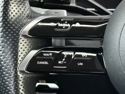 Photo 27 Mercedes Classe GLC SUV 300 e Hybrid EQ 4MATIC AMG Line H