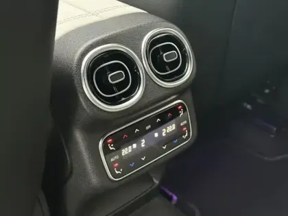 Photo 15 Mercedes Classe GLC 300 e Hybrid EQ 4MATIC AMG Line