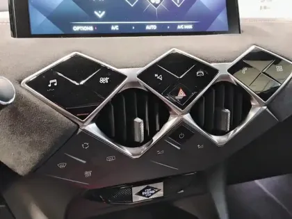 Photo 12 DS DS 3 DS3 Crossback PureTech 130 EAT8 Performance Line+