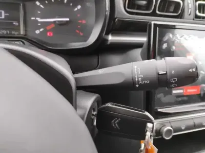 Photo 17 Citroën C3  PureTech 110 S&S BVM6 Shine