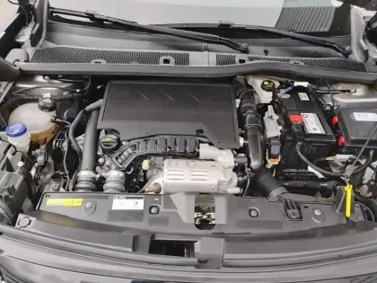 Photo 6 Peugeot 2008  PureTech 100 S&S BVM6 Style