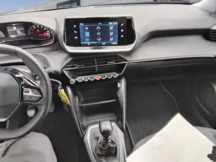 Photo 21 Peugeot 2008  PureTech 100 S&S BVM6 Style