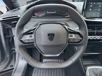 Photo 11 Peugeot 2008  PureTech 100 S&S BVM6 Active