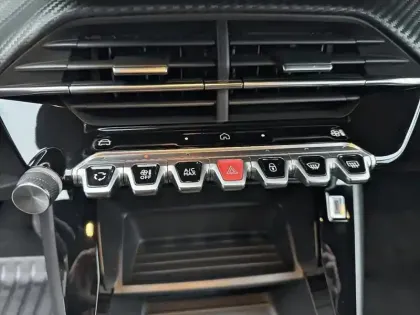 Photo 12 Peugeot 2008  PureTech 100 S&S BVM6 Active