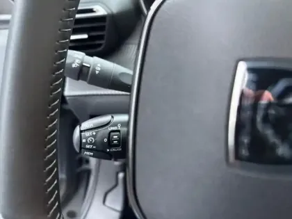 Photo 17 Peugeot 2008  PureTech 100 S&S BVM6 Active