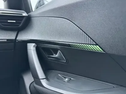 Photo 15 Peugeot 2008  PureTech 100 S&S BVM6 Active