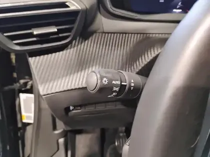 Photo 16 Peugeot 2008  PureTech 100 S&S BVM6 Allure