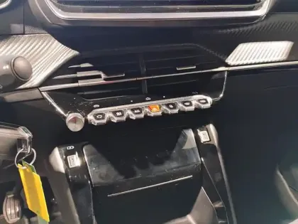 Photo 12 Peugeot 2008  PureTech 100 S&S BVM6 Allure