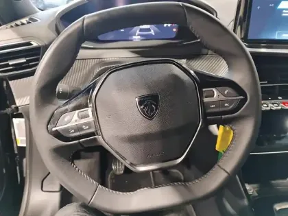 Photo 11 Peugeot 2008  PureTech 100 S&S BVM6 Allure