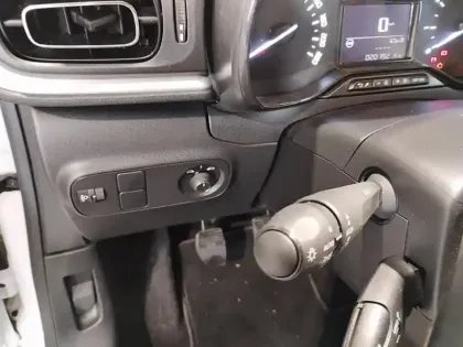 Photo 16 Citroën C3  PureTech 83 S&S BVM5 Shine