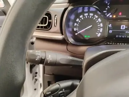 Photo 16 Citroën C3  PureTech 83 S&S BVM5 Shine