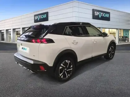 Photo 27 Peugeot 2008  PureTech 130 S&S BVM6 GT