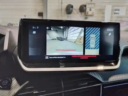 Photo 25 Peugeot 2008  PureTech 130 S&S EAT8 GT