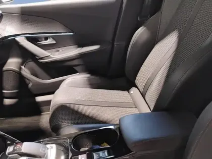 Photo 8 Peugeot 2008  PureTech 130 S&S EAT8 GT