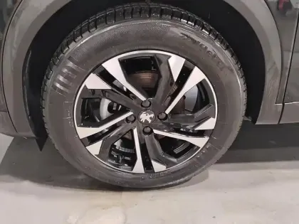 Photo 14 Peugeot 2008  PureTech 130 S&S EAT8 GT