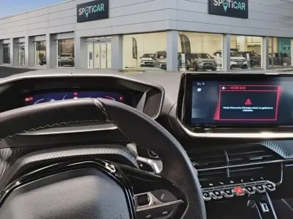 Photo 9 Peugeot 2008  PureTech 130 S&S EAT8 GT