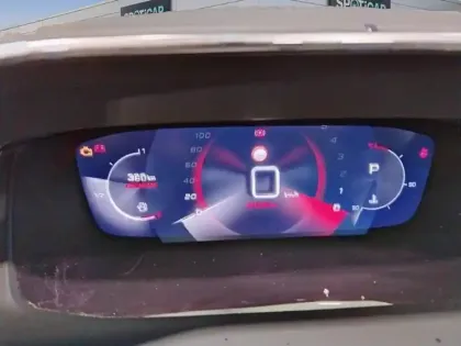 Photo 20 Peugeot 2008  PureTech 130 S&S EAT8 GT