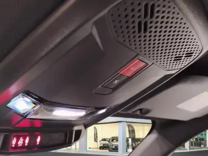 Photo 24 Peugeot 2008  PureTech 130 S&S EAT8 GT