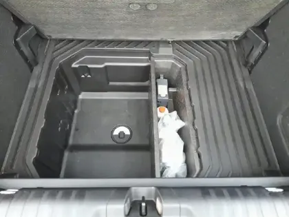 Photo 26 Ford Puma  1.0 EcoBoost 155 ch mHEV S&S Powershift ST-Line X Vivid Ruby Edition