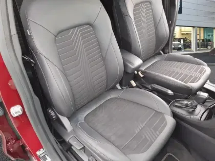 Photo 8 Ford Puma  1.0 EcoBoost 155 ch mHEV S&S Powershift ST-Line X Vivid Ruby Edition