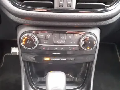 Photo 12 Ford Puma  1.0 EcoBoost 155 ch mHEV S&S Powershift ST-Line X Vivid Ruby Edition