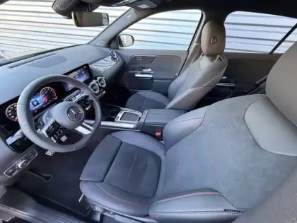 Photo 8 Mercedes GLA 180 AMG Line