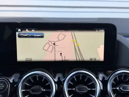 Photo 13 Mercedes GLA 180 AMG Line