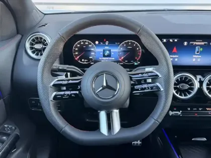 Photo 17 Mercedes GLA 180 AMG Line