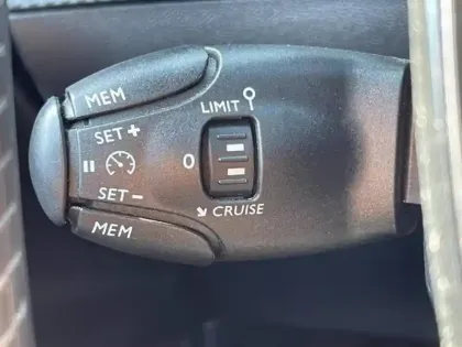 Photo 10 Peugeot 2008  1.2 PureTech 130ch S&S Allure EAT8