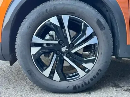 Photo 8 Peugeot 2008  1.2 PureTech 130ch S&S Allure EAT8