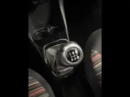 Photo 14 Citroën C1  VTi 72 S&S Millenium 5p  E6.d