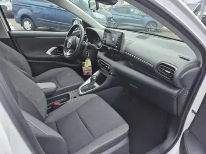 Photo 10 Toyota Yaris  116h France 5p