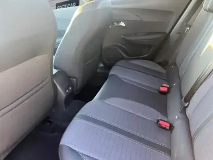 Photo 9 Peugeot 2008  1.2 PureTech 100ch S&S Allure