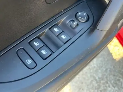 Photo 11 Peugeot 2008  1.2 PureTech 100ch S&S Allure