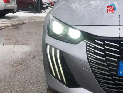 Photo 27 Peugeot 208  1.2 PureTech 100ch S&S Allure