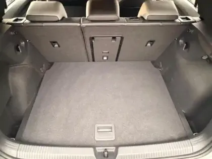 Photo 7 Volkswagen Golf  1.5 eTSI OPF 150ch R-Line DSG7