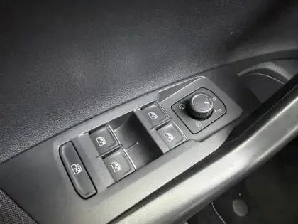 Photo 14 Volkswagen Taigo  1.5 TSI 150ch R-Line DSG7