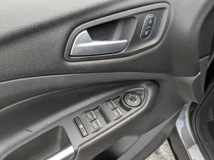 Photo 6 Ford Kuga  1.5 EcoBoost 120ch Stop&Start Titanium 4x2