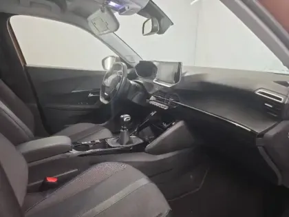 Photo 8 Peugeot 2008  1.2 PureTech 100ch S&S Allure