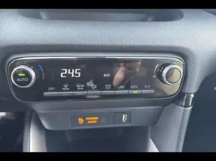 Photo 14 Toyota Yaris  116h Dynamic MY22 NG