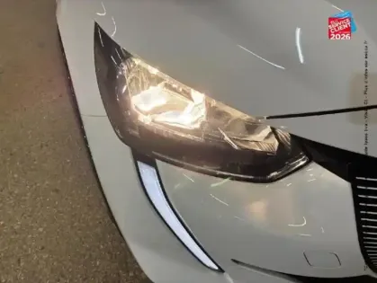 Photo 12 Peugeot 208  e- 136ch Active CarPlay