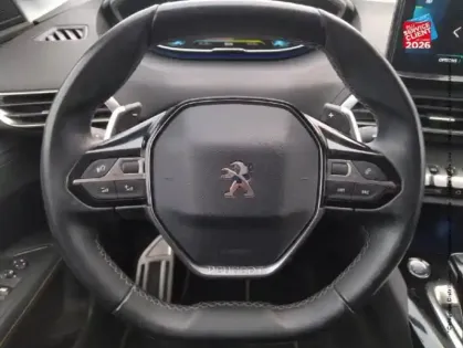 Photo 11 Peugeot 3008  HYBRID 225ch Roadtrip e-EAT8