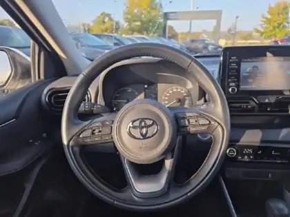 Photo 14 Toyota Yaris  116h Dynamic 5p MY22