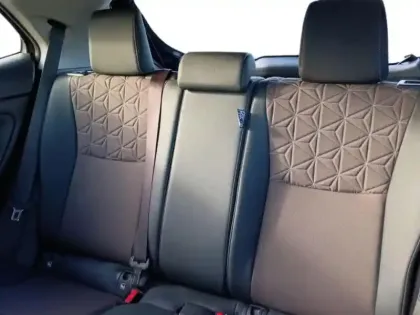 Photo 13 Toyota Yaris  Cross 116h Collection MY22