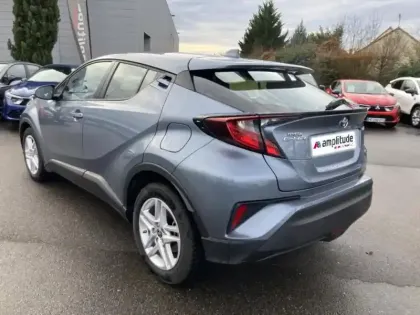 Photo 6 Toyota C-HR  1.8 Hybride 122ch Collection E-CVT
