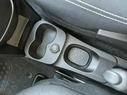 Photo 14 Fiat Panda  Classic 1.0 70ch BSG S&S Icône Step 2